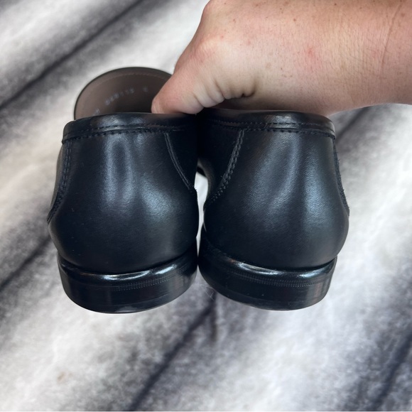 Salvatore Ferragamo Swan Black Leather Loafers - Picture 2 of 10